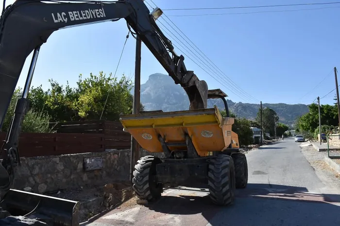 Cumhuriyet Caddesi’nde büz döşeme